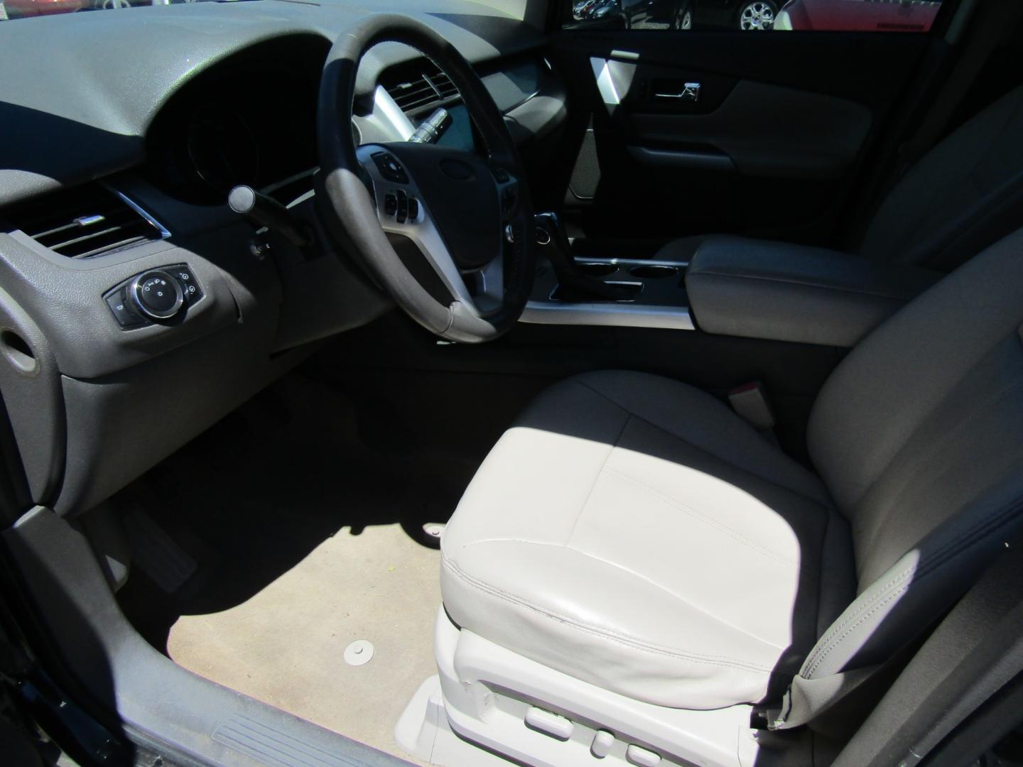 2011 Black /Tan Ford Edge SEL FWD (2FMDK3JC4BB) with an 3.5L V6 DOHC 24V engine, Automatic transmission, located at 15016 S Hwy 231, Midland City, AL, 36350, (334) 983-3001, 31.306210, -85.495277 - Photo#3